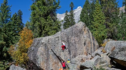 Bouldern indischer Himalaya Rakchham Bouldern indischer Himalaya Rakchham