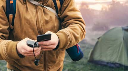 Smartphone aufladen mit einer Powerbank