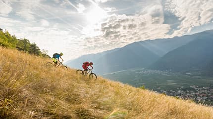 Vinschgau, Sommer, Mountainbike, Bike, Rad, Radfahren, Biken, Mountainbiken, Trail, Latsch, Tarsch, Monte Sole, Monte Sole Trail, Oberer Pardasch, Zwei Personen Vinschgau, Sommer, Mountainbike