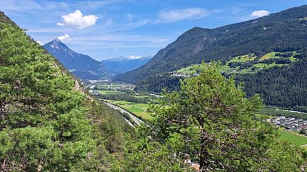 Starkenberger Panoramaweg Tirol Österreich Wandern Weitwanderung von Landeck nach Ehrwald über Mils, Imst, Nassereith, Fernpass Starkenberger Panoramaweg Tirol Österreich Wandern Weitwanderung von Landeck nach Ehrwald über Mils, Imst, Nassereith, Fernpass