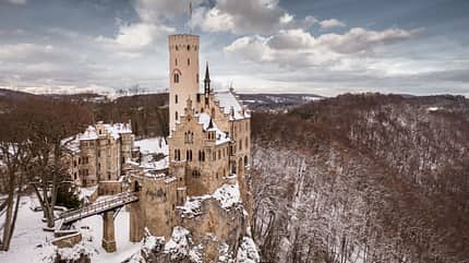Schloss Lichtenstein Baden-Württemberg Deutschland Winter Schnee Märchenschloss Reutlingen Schwäbische Alb
