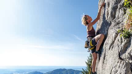 Wir stellen euch die schönsten Felsen für entspannte Klettertage in Deutschland vor. Wir stellen euch die schönsten Felsen für entspannte Klettertage in Deutschland vor.
