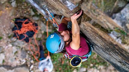 Wir stellen euch die schönsten Felsen für entspannte Klettertage in Deutschland vor. Wir stellen euch die schönsten Felsen für entspannte Klettertage in Deutschland vor.