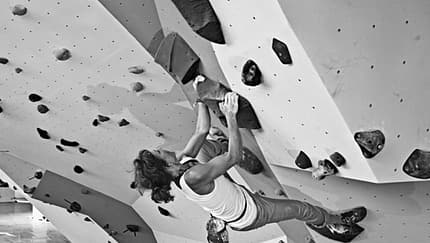 kl-training-am-campusboard-warmbouldern-sarah-dynochrom-boulderhalle-frankfurt (jpg)