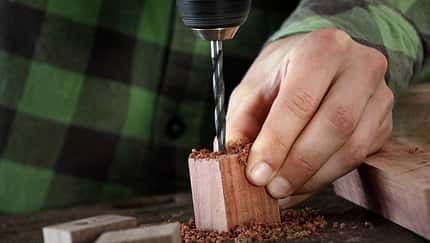 Bushcraft: Messer und Messerscheide bauen 