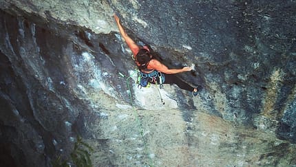 Michèle Knaup klettert Das Geschenk (9) an der Püttlachtaler Wand im Frankenjura