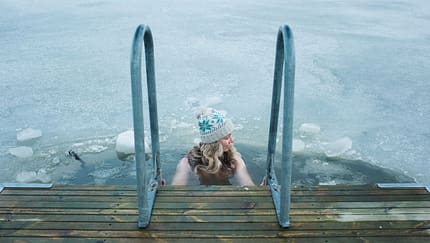 Eisbaden Icebath Winterbaden See Skandinavien