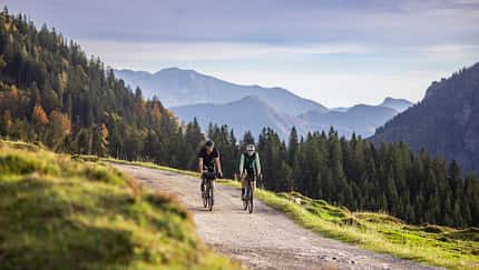 SalzburgerLandBerge,Weg,Gravelbike,zwei Biker SalzburgerLandBerge,Weg,Gravelbike,zwei Biker