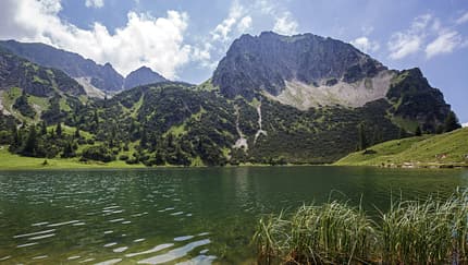Gaisalpsee, dahinter das Rubihorn, Allgäu