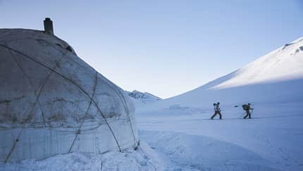 HAG,Filmfest,OBN,Moods,Action,Haglöfs,Zelt,Schnee,Berg,Wanderer,Rucksack,Pfahl,Himmel,Abenteuer,Erkundung,Kalt,tent,snow,mountain,hikers,backpack,pole,sky,adventure,exploration,cold Haglöfs – Outsiders by Nature Film Festival 2026