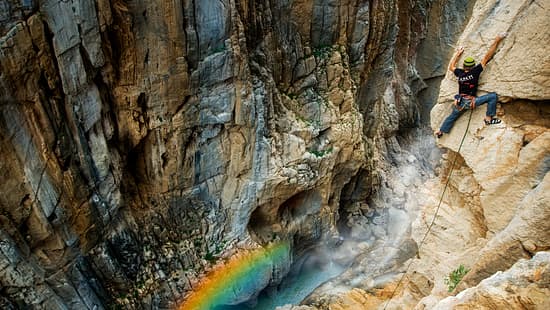 Javier ­ Morales in Lobo de mar (7a+) in der großen Schlucht.