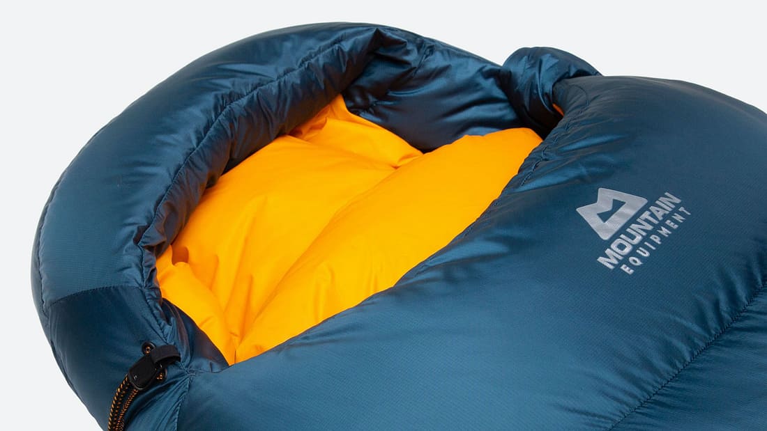 a tent A-Type Cotton Roof Automatic 4 Season Tent