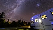 Wohnmobil unterm Sternenhimmel