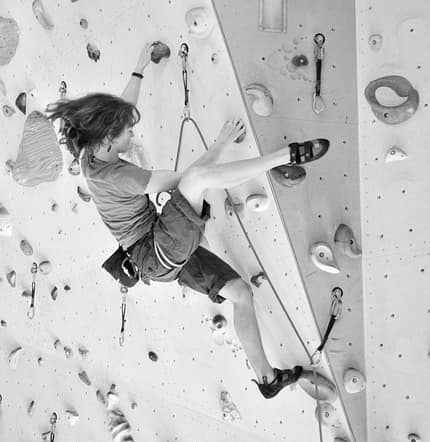 KL Heelhook beim Klettern Klettertechnik Sarah Waldau KL Heelhook beim Klettern Klettertechnik Sarah Waldau