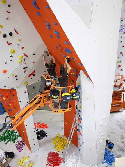 KL Routensetzen Routenschrauben Kletterhalle Tom Brenziger