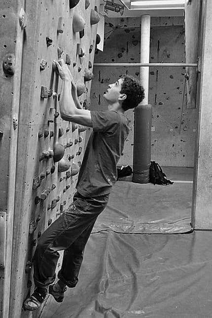 KL-Bouldertraining-Systemwand-klettern-002 (jpg) KL-Bouldertraining-Systemwand-klettern-002 (jpg)