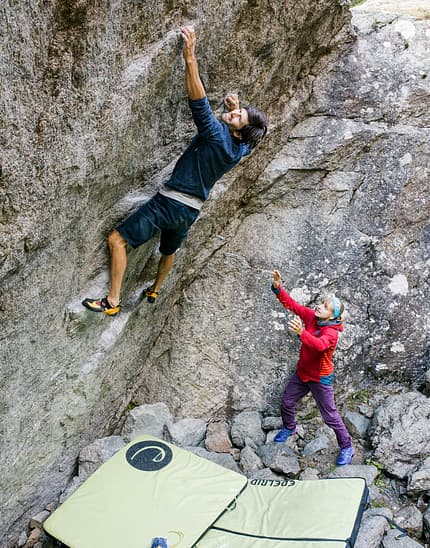 Bouldern mit Crashpad Bouldern mit Crashpad