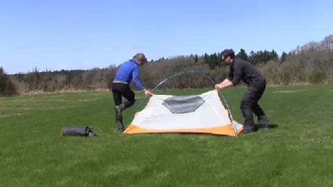 Anleitung: Kuppelzelt aufbauen Anleitung: Kuppelzelt aufbauen