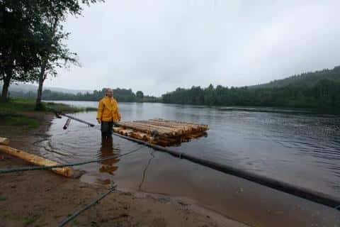 Outdoor-Know-How: Das eigene Floß bauen Outdoor-Know-How: Das eigene Floß bauen