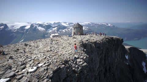 Wanderung auf den Mount Skåla in Fjord Norwegen Wanderung auf den Mount Skåla in Fjord Norwegen